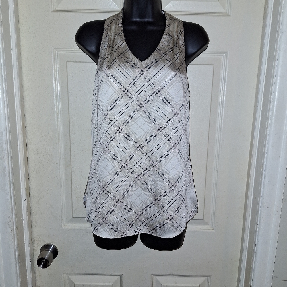 White house black market XS